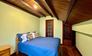 CASA Hermosa y Espaciosa EN VENTA sector de Puertas del Sol