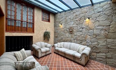 CASA Hermosa y Espaciosa EN VENTA sector de Puertas del Sol