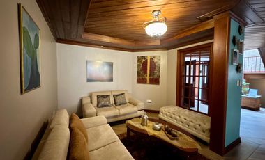 CASA Hermosa y Espaciosa EN VENTA sector de Puertas del Sol