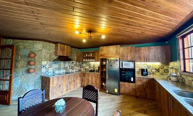 CASA Hermosa y Espaciosa EN VENTA sector de Puertas del Sol