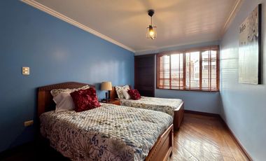 CASA Hermosa y Espaciosa EN VENTA sector de Puertas del Sol