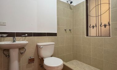 DEPARTAMENTO de 3 Dormitorios EN RENTA – Gualaceo, sector Parque del Niño