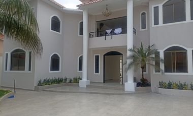 Casa de venta con vista al rio en Samborondon