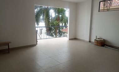 Casa de venta con vista al rio en Samborondon
