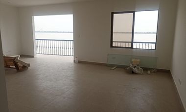Casa de venta con vista al rio en Samborondon