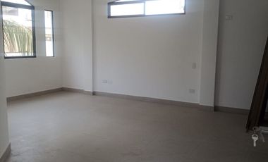 Casa de venta con vista al rio en Samborondon