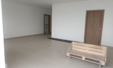 Casa de venta con vista al rio en Samborondon