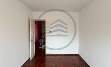 VENTA DE CASA CON 2 ESTACIONAMIENTOS