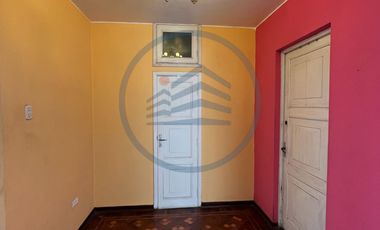 VENTA DE CASA CON 2 ESTACIONAMIENTOS