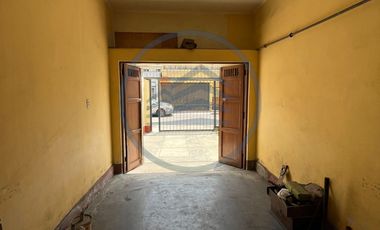 VENTA DE CASA CON 2 ESTACIONAMIENTOS