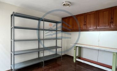 VENTA DE CASA CON 2 ESTACIONAMIENTOS