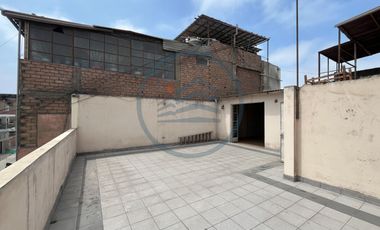 VENTA DE CASA CON 2 ESTACIONAMIENTOS