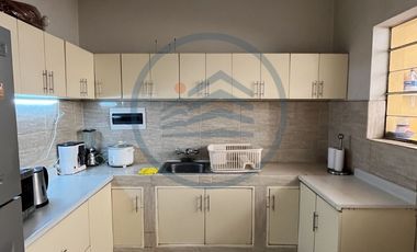 VENTA DE CASA CON 2 ESTACIONAMIENTOS