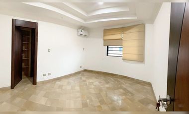 MODERNA BELLA CASA RENTA SIN AMOBLAR!!