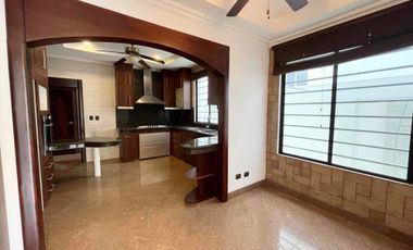 MODERNA BELLA CASA RENTA SIN AMOBLAR!!