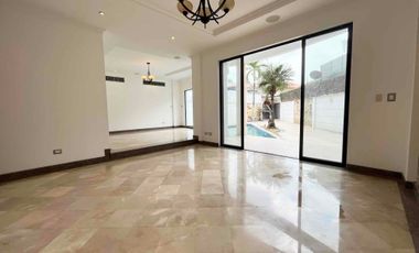 MODERNA BELLA CASA RENTA SIN AMOBLAR!!