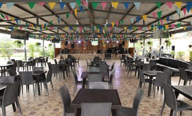 SE VENDE COMPLEJO VACACIONAL EN MILAGROS.