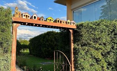 VENTA de Residencia Exclusiva en Aculco con Acabados Premier – Amplios Jardines y Confort Inigualable