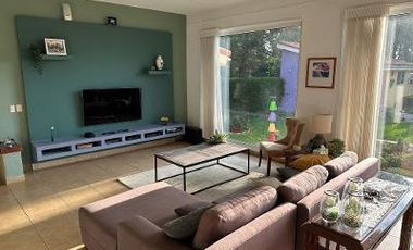 VENTA de Residencia Exclusiva en Aculco con Acabados Premier – Amplios Jardines y Confort Inigualable