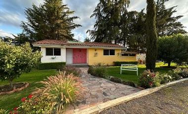 VENTA de Residencia Exclusiva en Aculco con Acabados Premier – Amplios Jardines y Confort Inigualable