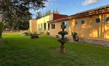 VENTA de Residencia Exclusiva en Aculco con Acabados Premier – Amplios Jardines y Confort Inigualable