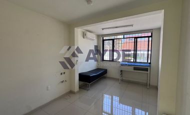 CONSULTORIO MÉDICO EN RENTA EN CENTRO DE TLAQUEPAQUE