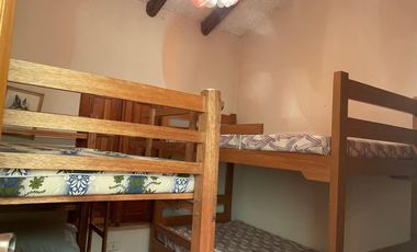 Vendo acogedora casa rodeada de jardines en Huaraz