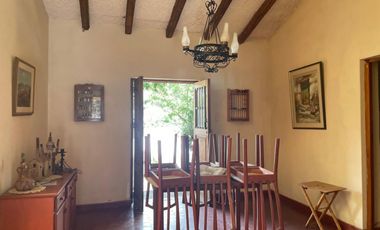 Vendo acogedora casa rodeada de jardines en Huaraz