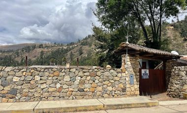 Vendo acogedora casa rodeada de jardines en Huaraz