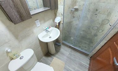 Casa de 95m2, de 3 pisos en Madrid, Cundinamarca, Zona Centro