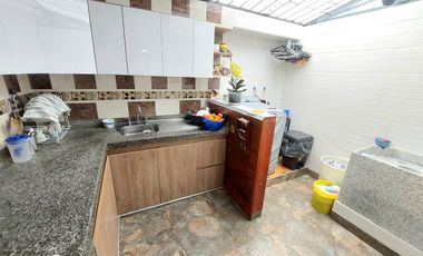 Casa de 95m2, de 3 pisos en Madrid, Cundinamarca, Zona Centro