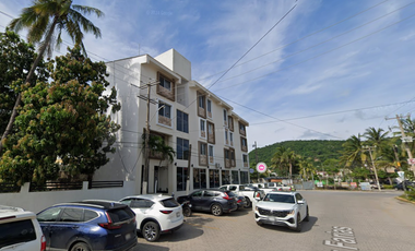 Hotel en venta en Melaque Centro, Cihuatlán, 35 habitaciones, 36 baños, 20 estacionamientos, 3200 m² de construcción (Remate bancario)
