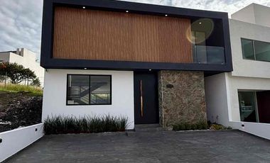 Casa En Venta en LomAlta Tres Marías