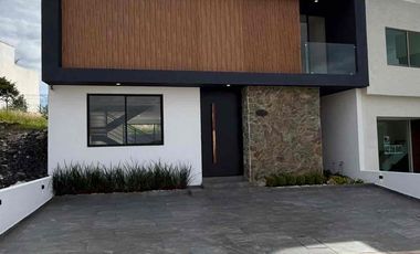 Casa En Venta en LomAlta Tres Marías