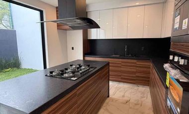 Casa En Venta en LomAlta Tres Marías