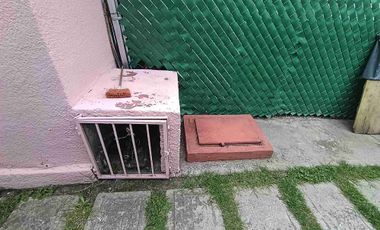 BONITA CASA 2 pisos en privada