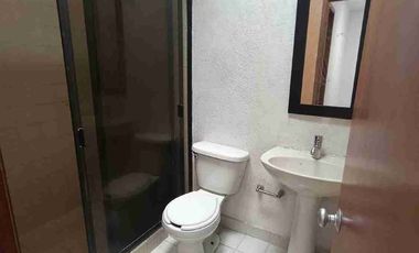 BONITA CASA 2 pisos en privada