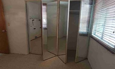 BONITA CASA 2 pisos en privada