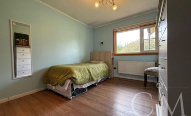 HERMOSA CASA EN PARCELACIÓN CONSOLIDADA EN LAS QUEMAS