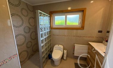 HERMOSA CASA EN PARCELACIÓN CONSOLIDADA EN LAS QUEMAS