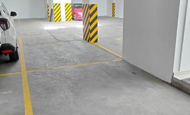 Vendo departamento San Borja duplex 3 dormitorios 2 cocheras