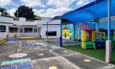 KINDER EN VENTA EN REAL DE JURIQUILLA QUERETARO, EQUIPADO Y CON LICENCIA