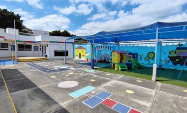 KINDER EN VENTA EN REAL DE JURIQUILLA QUERETARO, EQUIPADO Y CON LICENCIA