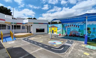 KINDER EN VENTA EN REAL DE JURIQUILLA QUERETARO, EQUIPADO Y CON LICENCIA