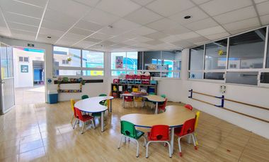 KINDER EN VENTA EN REAL DE JURIQUILLA QUERETARO, EQUIPADO Y CON LICENCIA