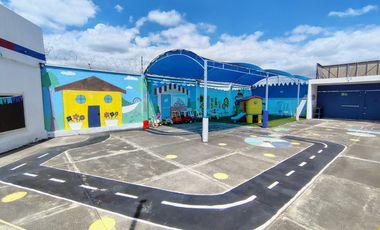 KINDER EN VENTA EN REAL DE JURIQUILLA QUERETARO, EQUIPADO Y CON LICENCIA