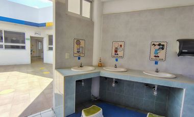 KINDER EN VENTA EN REAL DE JURIQUILLA QUERETARO, EQUIPADO Y CON LICENCIA