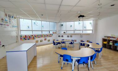 KINDER EN VENTA EN REAL DE JURIQUILLA QUERETARO, EQUIPADO Y CON LICENCIA