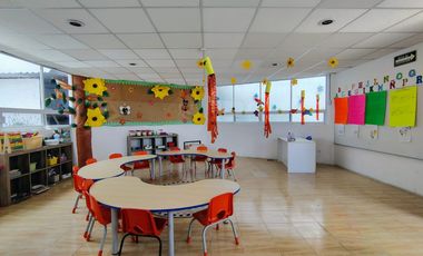 KINDER EN VENTA EN REAL DE JURIQUILLA QUERETARO, EQUIPADO Y CON LICENCIA