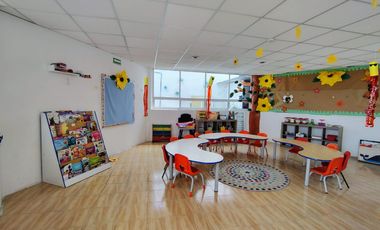 KINDER EN VENTA EN REAL DE JURIQUILLA QUERETARO, EQUIPADO Y CON LICENCIA